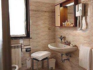 Hotel Residence La Fontana Mariano Comense Exterior photo